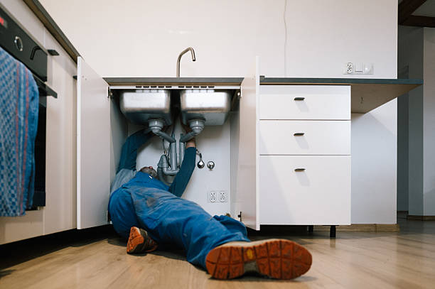Professional Drain Cleaning technician working in Las Vegas, NM